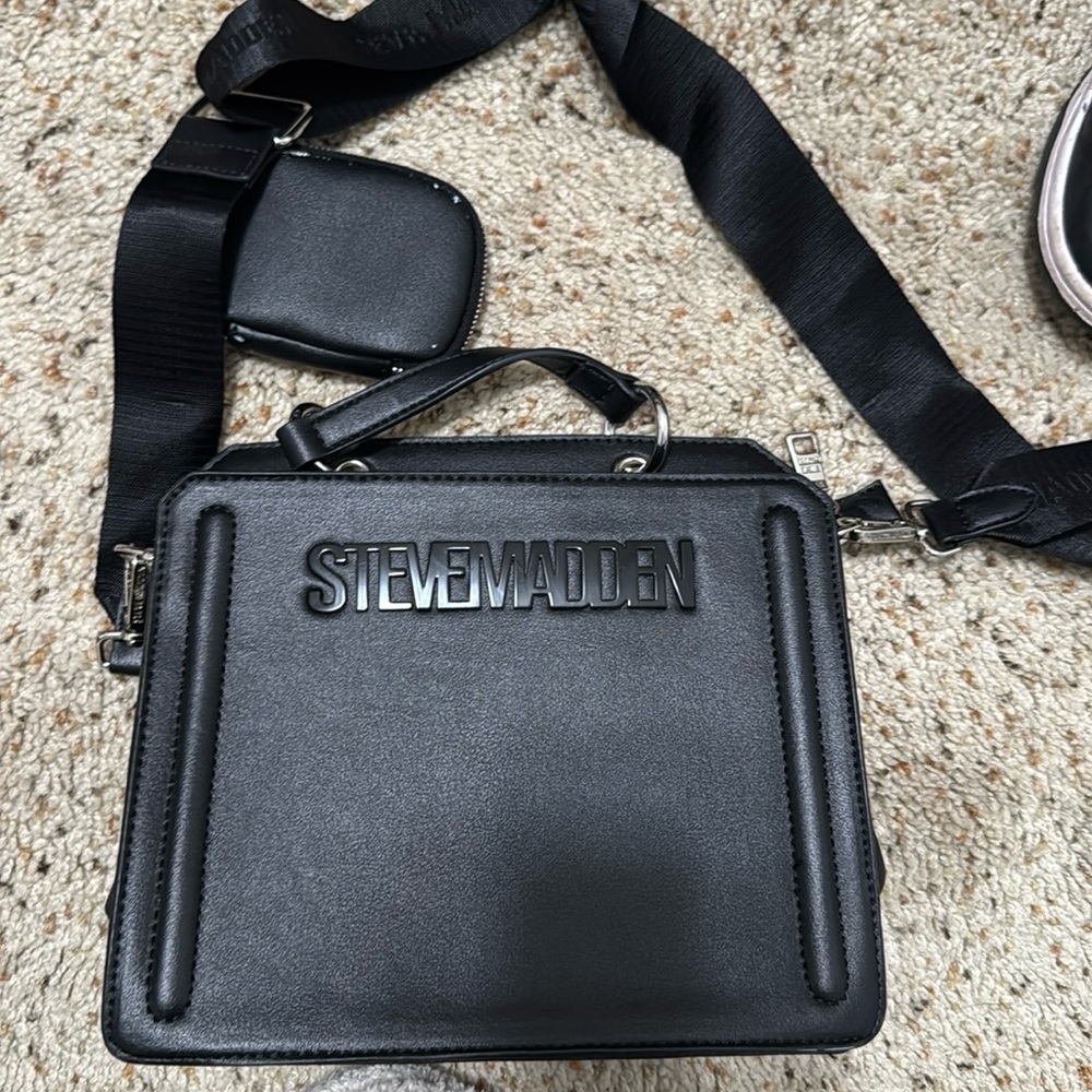 Viral Steven Madden Purse